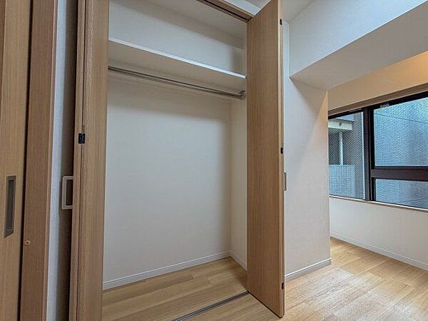 各居室にクローゼットをご用意。タンスなどを置かなくてもいいので、お部屋を広く使うことができます。