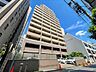外観：常にトレンドを発信し続ける表参道や渋谷が生活エリアの贅沢な立地。（空の加工を生成AIで行っています）