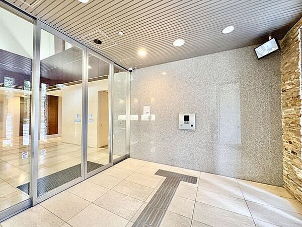 ゆとりある落ち着いた住空間へと誘います。