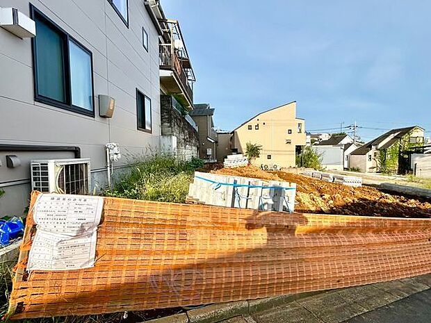 家族ひとりひとりが笑顔になれる邸宅を、この土地にイメージしてみてください。誇りに思える住まいを実現。