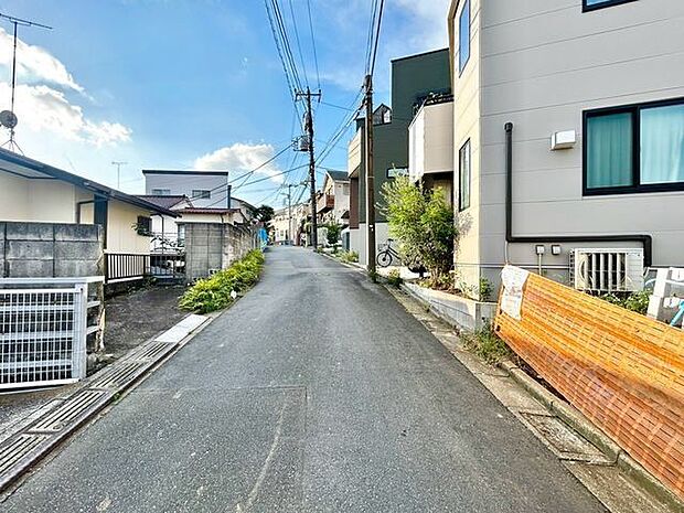お住まい探しの中で是非チェックして頂きたいのが、前面道路の交通量と安全性、周辺の幹線道路の状況等です。