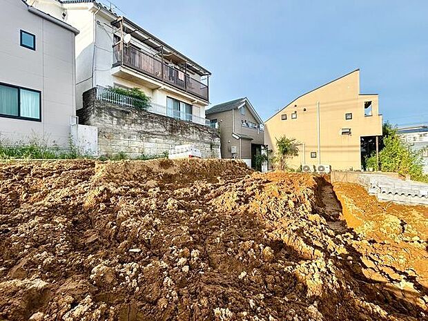 家族ひとりひとりが笑顔になれる邸宅を、この土地にイメージしてみてください。誇りに思える住まいを実現。