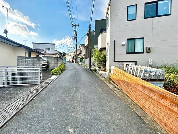 お住まい探しの中で是非チェックして頂きたいのが、前面道路の交通量と安全性、周辺の幹線道路の状況等です。