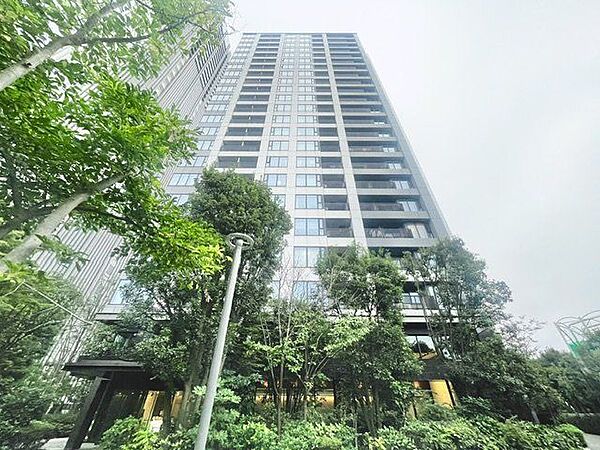 住む人がいつまでも心地良さを感じ続けられる多様な住空間を創造します。