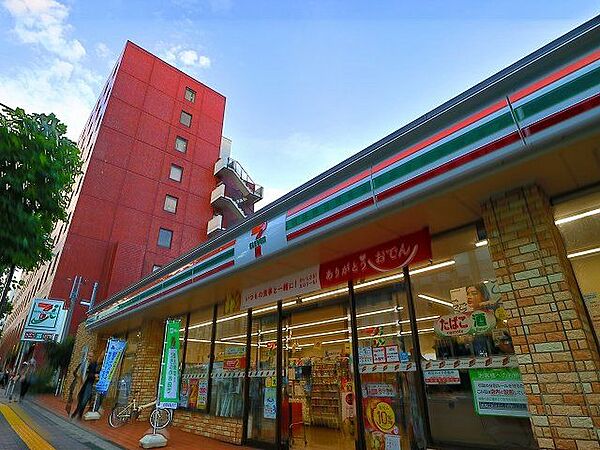セブンイレブン港区広尾駅北店 600m