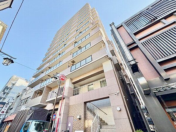 歴史や文化を感じる穏やかな立地。上質な暮らしを演出する2面バルコニーの角住戸。