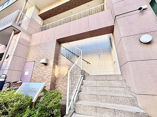 美しいデザインのエントランス空間です。