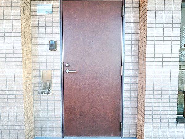 玄関はお家の顔としてすっきりとした素敵な空間に。印象のよい玄関は爽やかな住まいへの入り口です。