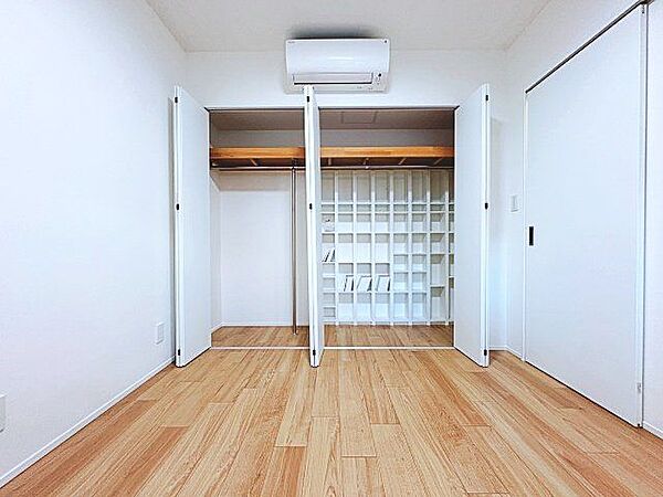 各部屋を最大限に広く使って頂ける様、全居住スペースに収納付。プライベートルームはゆったりと快適に。