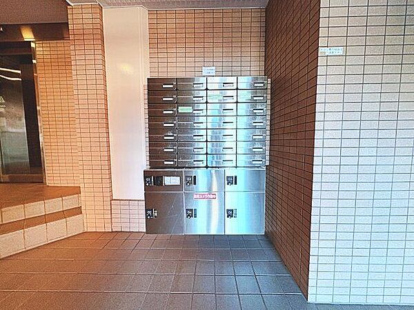 宅配ボックス有。お仕事やお出かけで荷物が受け取れない時も大変便利です。