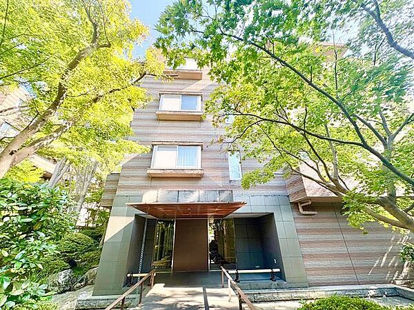 都会の喧騒を離れ、ゆったりとした時間をお過ごしください。