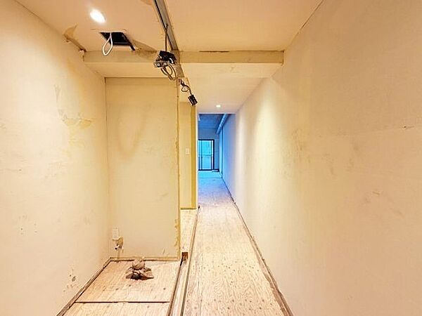 室内リノベーション中。