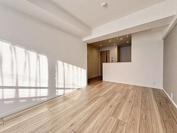 新規内装リノベーションで充実した設備と綺麗な空間から新生活をスタートしませんか？