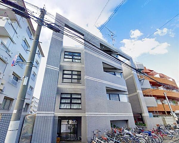 apartment 東京都板橋区栄町18-8
地図を見る