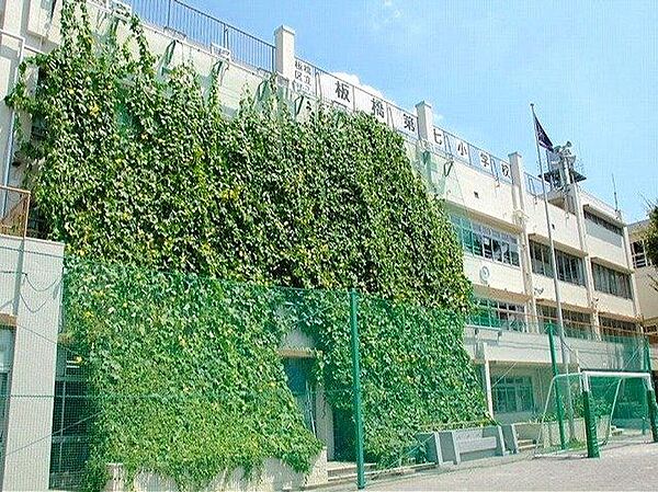 apartment 東京都板橋区大山金井町11-8
地図を見る
