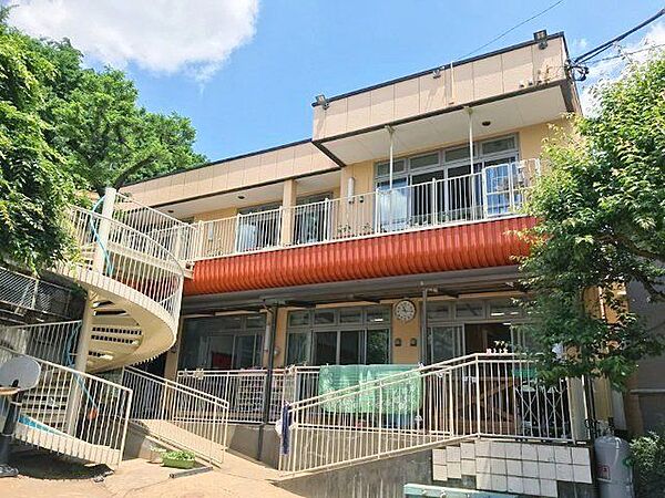 はとがや保育園 徒歩7分。 520m
