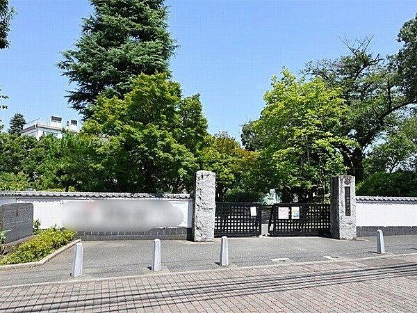 板橋区立加賀中学校 徒歩9分。 720m