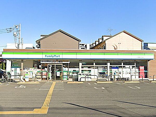 ファミリーマート川口中青木五丁目店 徒歩2分。 160m