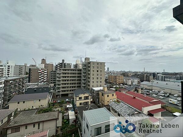 バルコニーからの眺望。潤いある景観が穏やかな時間を演出します。
