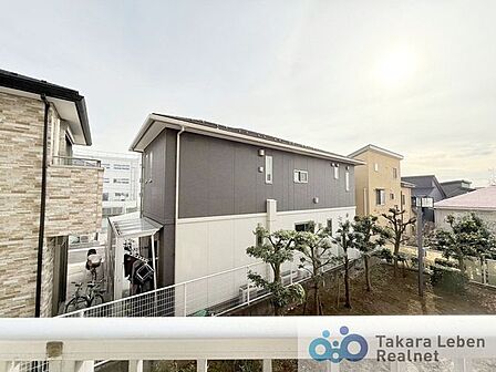 住居からの眺望。心地の良い風をお部屋に取り込んでくれ、日々の生活がより豊かになります。