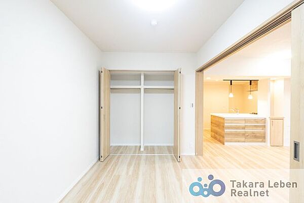 快適な睡眠時間は、明日への活力に繋がっていきます。適度な採光・通風を取り入れたお部屋にお気に入りのベッドを配置して、自分だけのこだわりの空間に仕上げてみましょう。