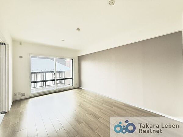 家族だけのプライベートタイムを心地よく過ごせるリビング空間。住まう方のライフスタイルを尊重し、オンリーワンの空間を創り出します。