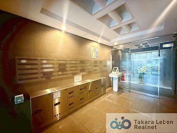 不在時の荷物の受け取りに便利な宅配ボックス。再配達依頼時の休日の時間の拘束から解放されます。