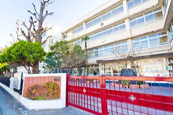 板橋区立上板橋第一中学校 徒歩3分。 200m
