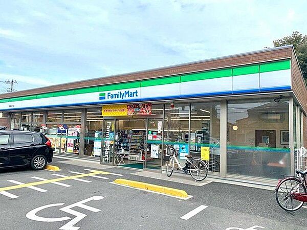 ファミリーマート蕨塚越三丁目店 徒歩6分。 420m