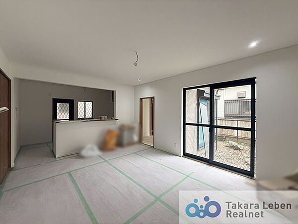家族だけのプライベートタイムを心地よく過ごせるリビング空間。住まう方のライフスタイルを尊重し、オンリーワンの空間を創り出します。