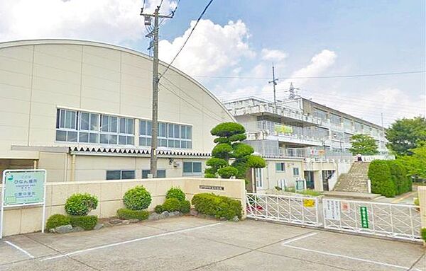 さいたま市立七里中学校 徒歩13分。 1000m