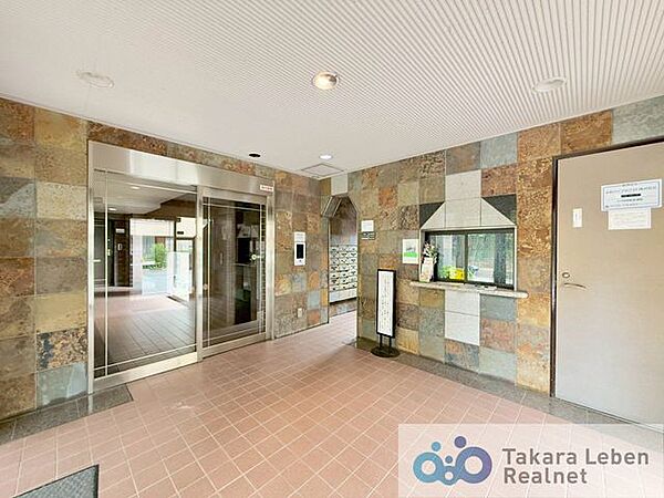 広々とした高級感溢れるエントランスが、ワンランク上の生活をお約束致します。