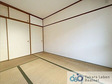 畳のある和室は、寝室や客間など多目的に活用可能。和の趣を感じながら、穏やかな時間を過ごせます。