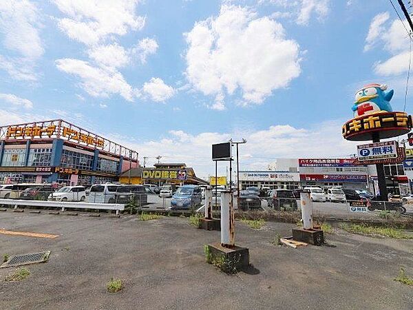 ドン・キホーテ越谷店 徒歩7分。 500m