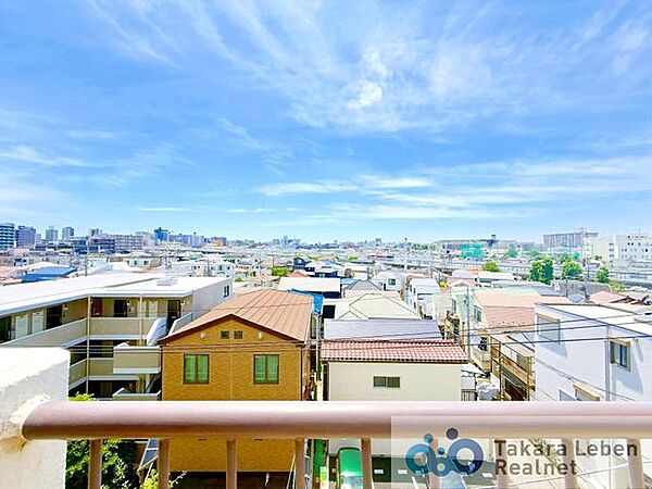 住戸からの眺望。風通しが良く、お洗濯物も早く乾きそうです。毎日のお洗濯が楽しみになりそうです。