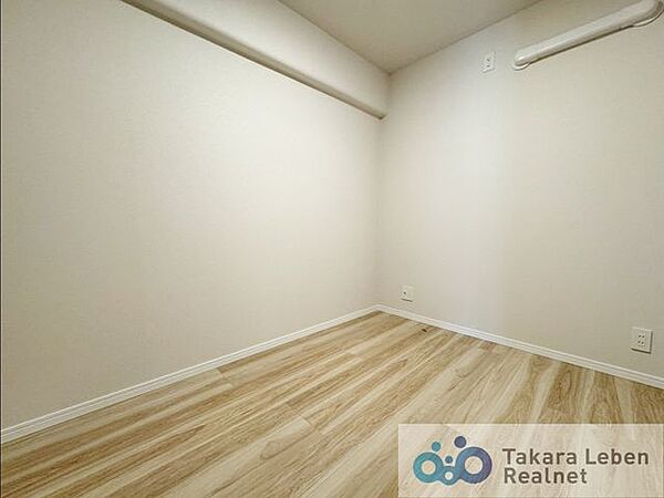 約4.0帖の洋室です。