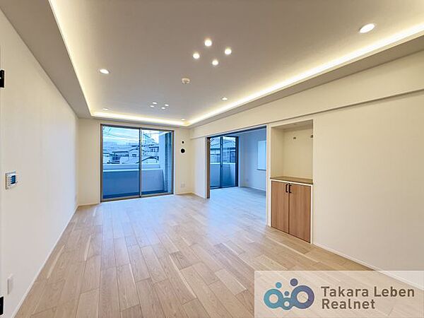 家族だけのプライベートタイムを心地よく過ごせるリビング空間。住まう方のライフスタイルを尊重し、オンリーワンの空間を創り出します。