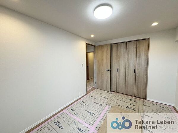 お気に入りのベッドを配置して、自分だけのこだわりの空間に仕上げてみましょう。