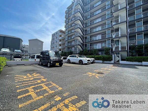 現地駐車場の様子です。（使用細則あり）