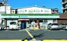 周辺：ファミリーマート戸田本町一丁目店 徒歩3分。 190m