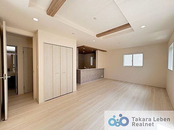 毎日のお食事やティータイム、読書やお昼寝など、なんでも受け入れてくれる自由で心地良いリビング。プライベートタイムの満足感を大きく高められる空間です。