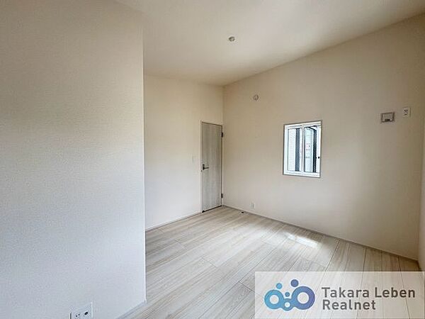 お気に入りのベッドを配置して、自分だけのこだわりの空間に仕上げてみましょう。