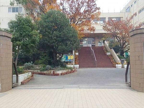 さいたま市立上大久保中学校 徒歩14分。 1070m