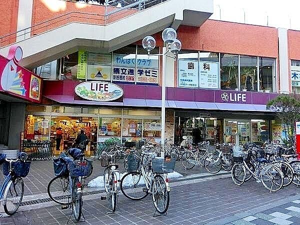 ライフ板橋店 徒歩2分。 150m
