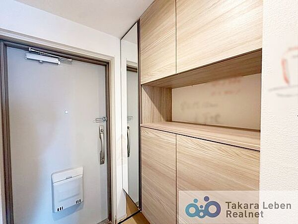 内装工事中の写真です。