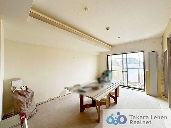 内装工事中の写真です。