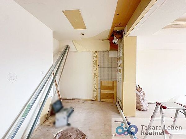 内装工事中の写真です。