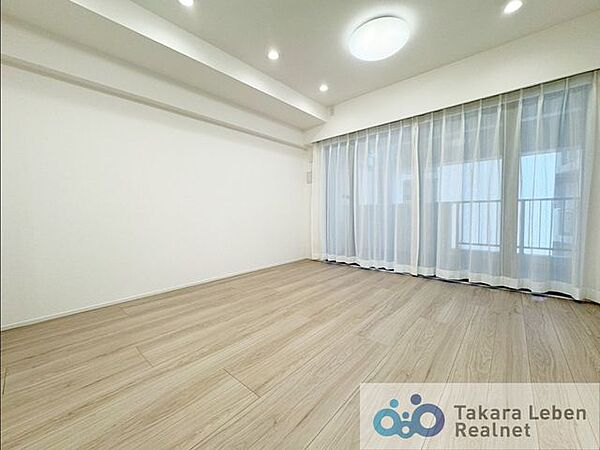 毎日のお食事やティータイム、読書やお昼寝など、なんでも受け入れてくれる自由で心地良いリビング。プライベートタイムの満足感を大きく高められる空間です。