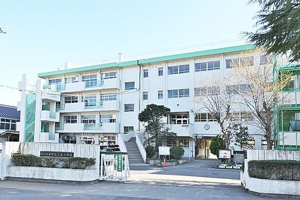 さいたま市立三室小学校 徒歩5分。 380m