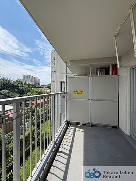 爽やかな風が吹き、採光にも恵まれてますので思わずお部屋の外へ出たくなる、そんなバルコニーです。